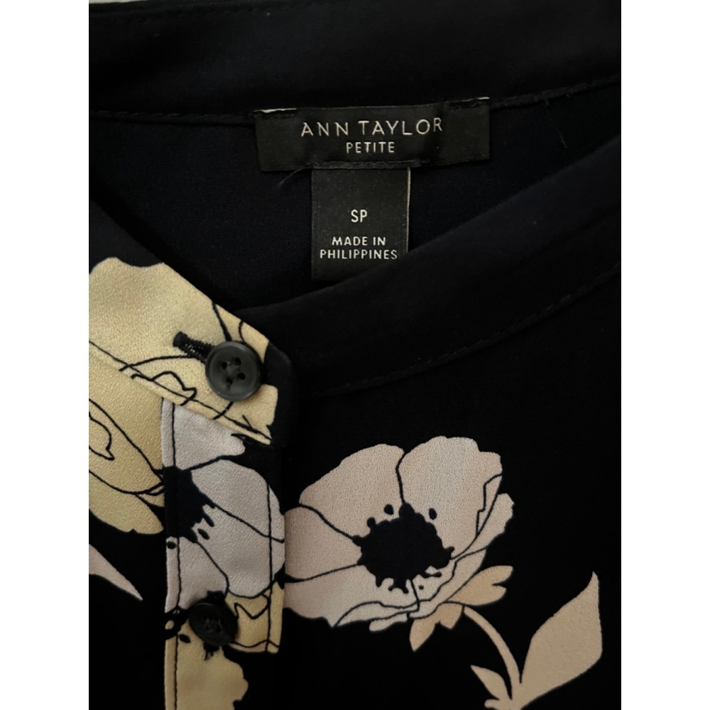 Ann Taylor Petite Sunny Poppy Nehru Collar Blouse, Size: SP, Navy Floral - Picture 9 of 9